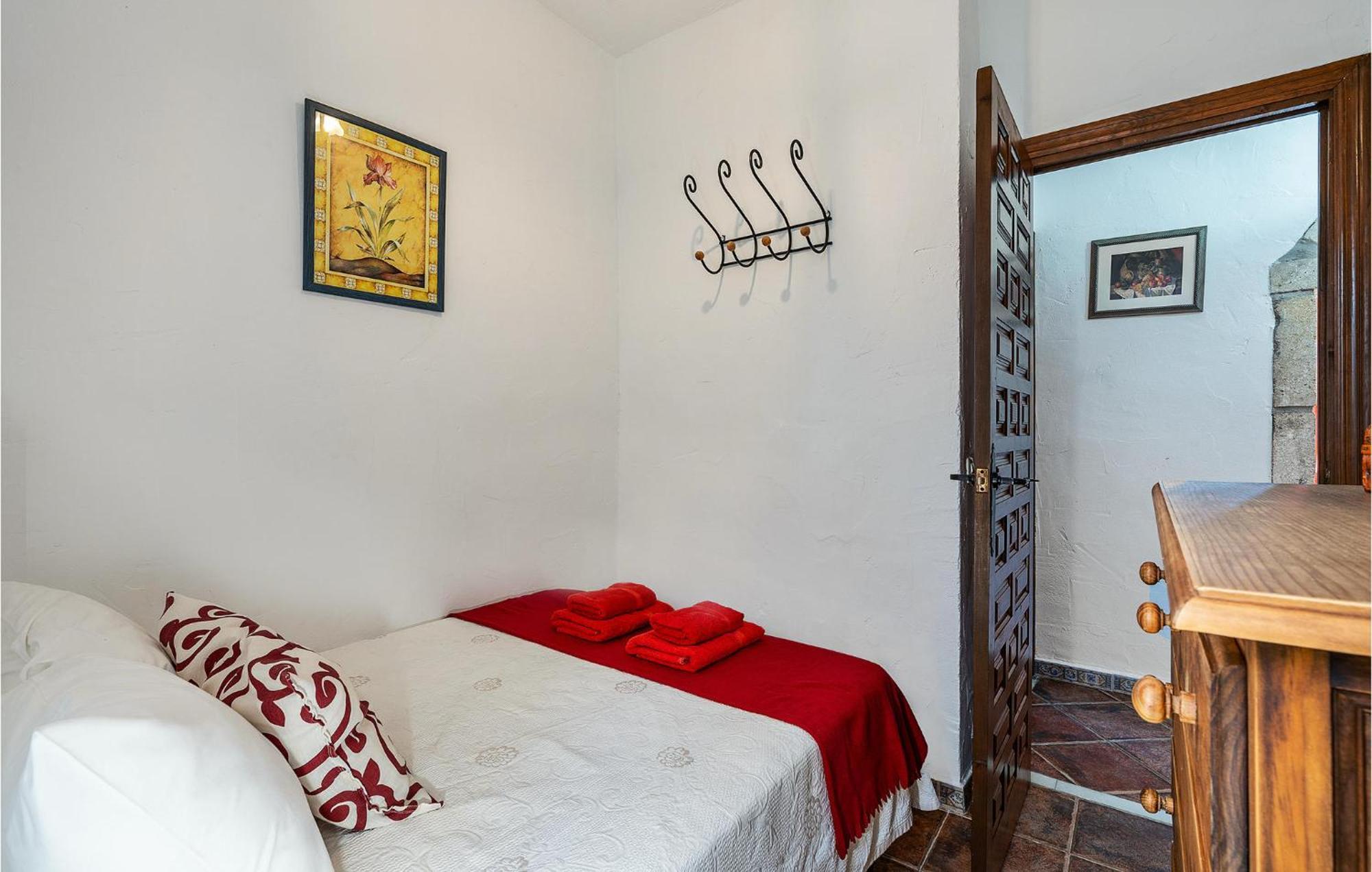 Amazing Home In Frigiliana With Kitchen 外观 照片