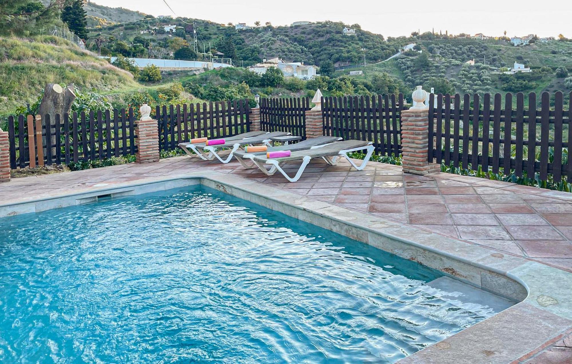 Amazing Home In Frigiliana With Kitchen 外观 照片